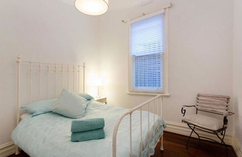 Gorgeous Subiaco Cottage - Darwin Tourism 4
