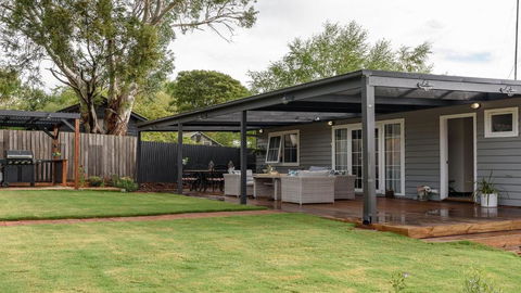 Grenville Belle Daylesford - Darwin Tourism 4