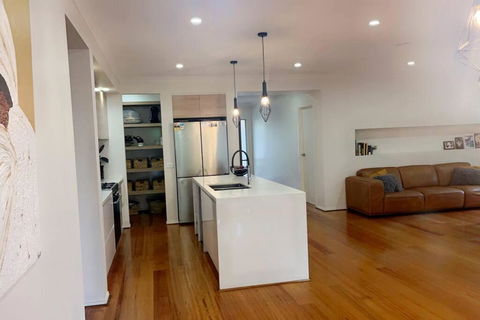 Guesthouse In Botanic Ridge. - Darwin Tourism 0