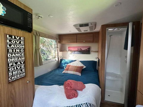 Heated Caravan With All The Trimmings - Darwin Tourism 1