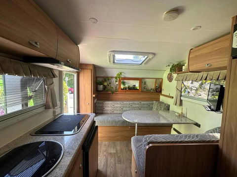Heated Caravan With All The Trimmings - Darwin Tourism 2