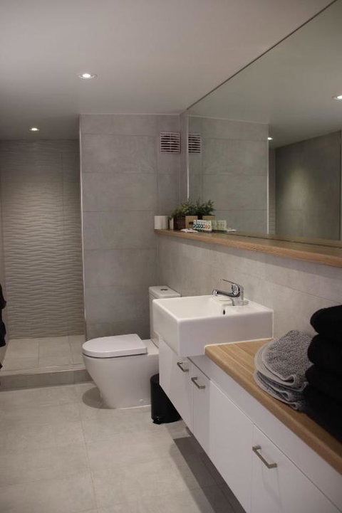 Holly Place - Darwin Tourism 1