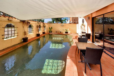 Adobe Motel - Darwin Tourism 2