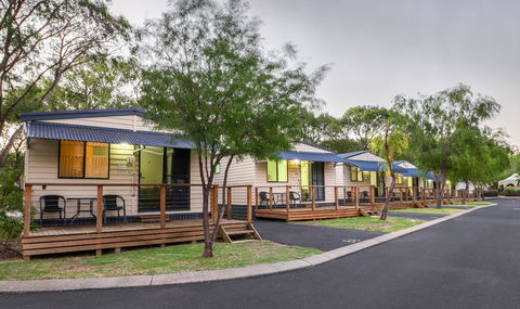 Amblin Holiday Park - Darwin Tourism 1