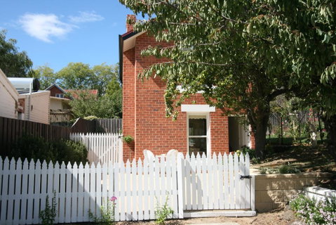 Annies Garden Cottage - Darwin Tourism 0