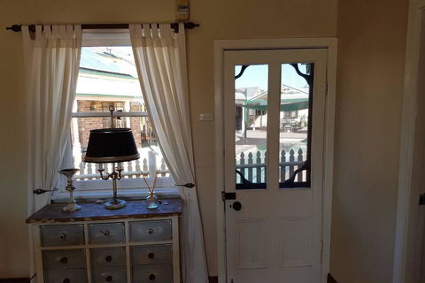 Appin Homestay Country Cabin - Darwin Tourism 1