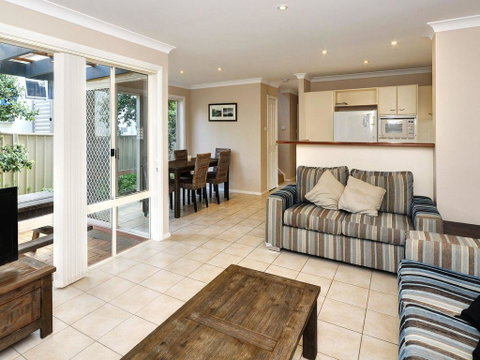 Aquarius Townhouse - Darwin Tourism 1