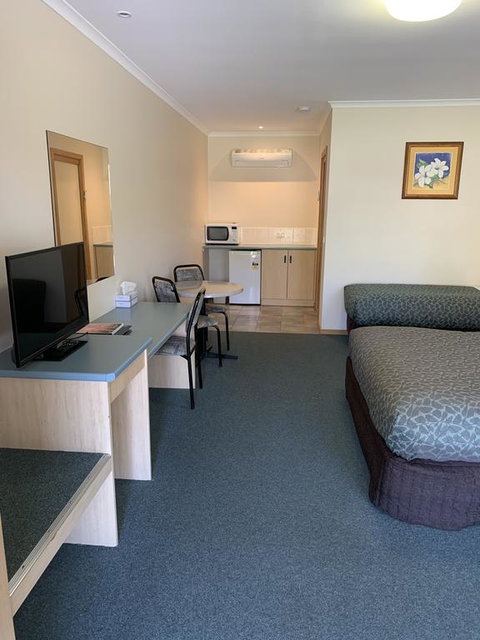 Arthur Phillip Motor Inn - Darwin Tourism 2