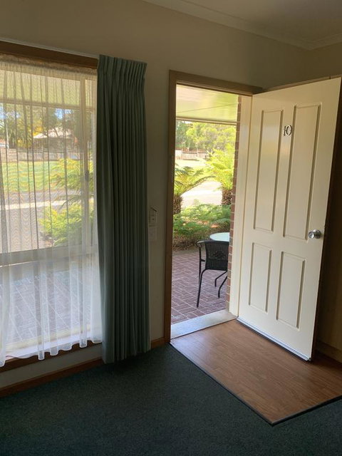 Arthur Phillip Motor Inn - Darwin Tourism 1