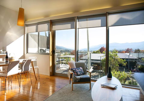 Luxury Scandinavian Townhouse - Darwin Tourism 2
