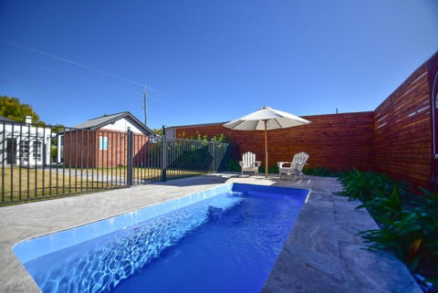 Macleay Cottage With Plunge Pool And Local Arts - Darwin Tourism 1