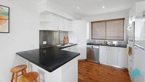 Macquarie Paradise - Family Entertainer - Darwin Tourism 3