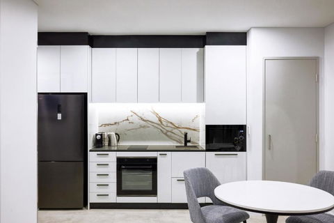 Meriton Suites Liverpool - Darwin Tourism 2