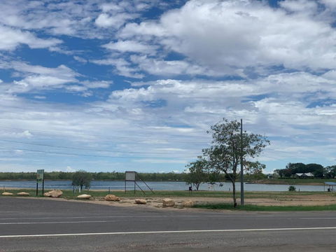 Midway Motel - Richmond - Darwin Tourism 0