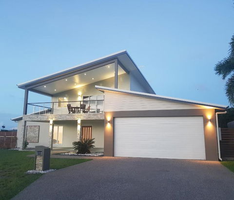 Modern Luxury Ocean Views - Darwin Tourism 0