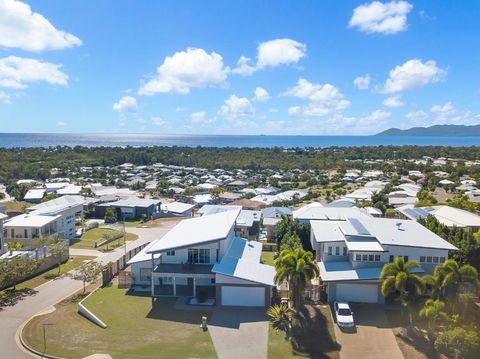 Modern Luxury Ocean Views - Darwin Tourism 2