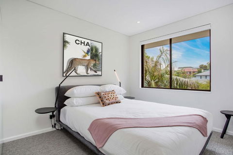 Modern, North-east Facing, 2-bed Apartment - Darwin Tourism 1