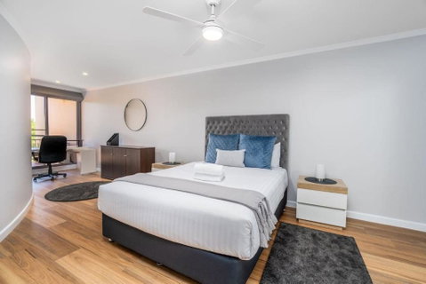 Modern And Homely 2BR Burke Crescent Apartment - Darwin Tourism 2