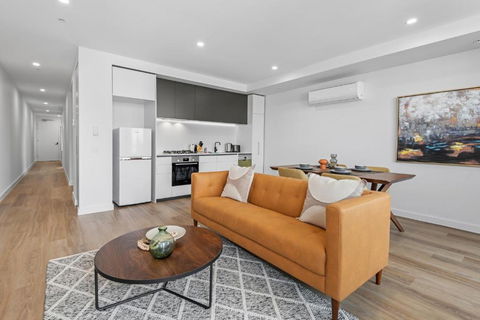 Modern Apartment On Burgundy Precinct & Parklands - Darwin Tourism 2