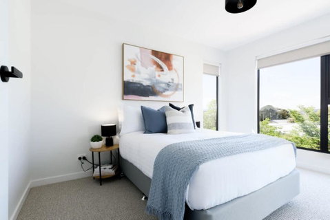 Modern Beaconsfield Retreat With Town Views - Darwin Tourism 3