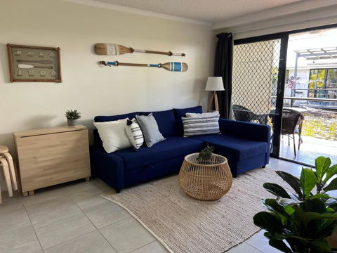 Nautical Stylish Ground Level 1 Bedroom Unit - Darwin Tourism 0