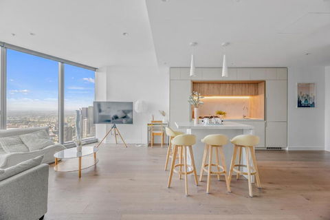NEW Top Floor L70 CBD Luxury Apt - Darwin Tourism 0