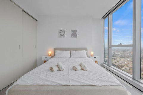 NEW Top Floor L70 CBD Luxury Apt - Darwin Tourism 1
