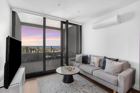 NEW Waterfront Living With Sublime Views 2B1B - Darwin Tourism 1