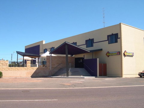 New Whyalla Hotel - Darwin Tourism 0