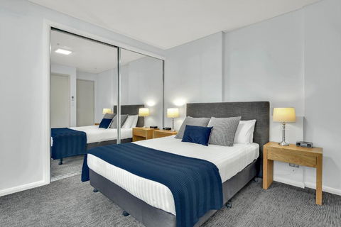 North Sydney Large Two Bedroom MIL2302 - Darwin Tourism 1