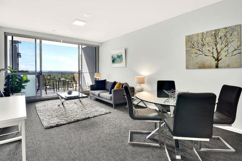 North Sydney Large Two Bedroom MIL2302 - Darwin Tourism 0
