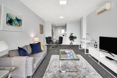 North Sydney Large Two Bedroom MIL2252402 - Darwin Tourism 0