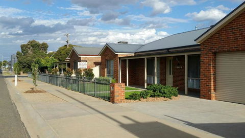 Numurkah Self Contained Apartments - The Saxton - Darwin Tourism 0