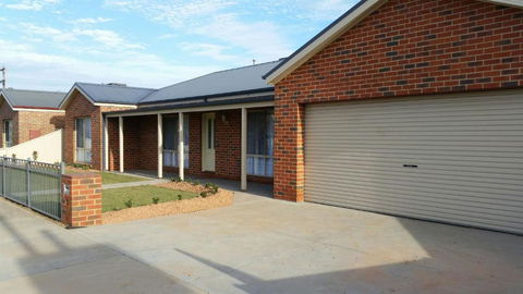 Numurkah Self Contained Apartments - The Saxton - Darwin Tourism 1
