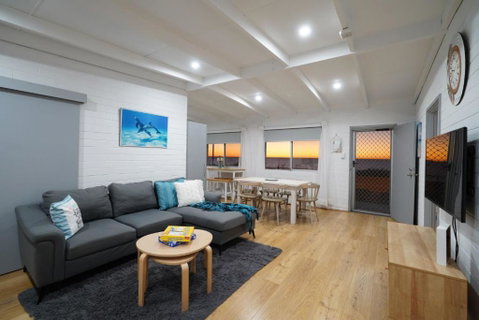 OCEA84 - Quinns Beach Shack: Ocean Views - Darwin Tourism 0