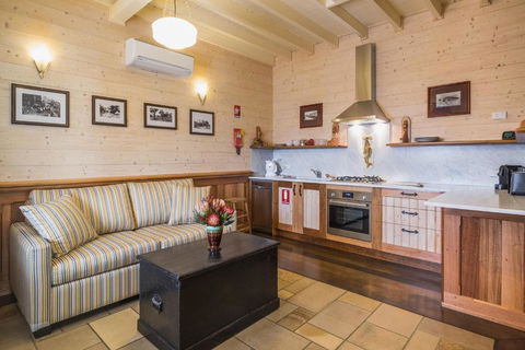 Old Bank Boutique Hotel - Darwin Tourism 2