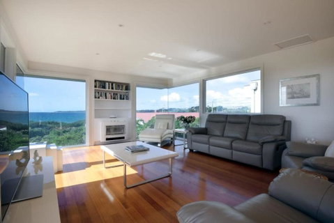 On The Beach & Golf Course Minutes From MTB Trails - Darwin Tourism 0
