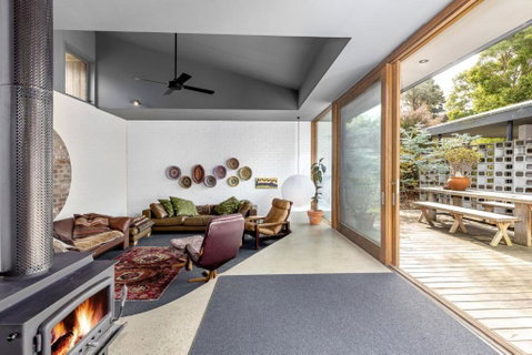 One-Dunny Beach House - Darwin Tourism 1