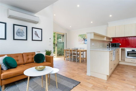 Peaceful 1BR Courtyard Unit In Quiet Dickson - Darwin Tourism 2