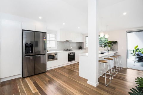 Park Avenue Terrace House Sleeps 9 - Darwin Tourism 1