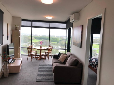 Parkview Modern Apartment W Parking @ Olympic Park - Darwin Tourism 1