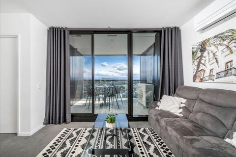 Penthouse Apartment In Belconnen - Darwin Tourism 3
