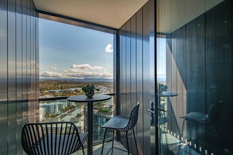 Penthouse Apartment In Belconnen - Darwin Tourism 1