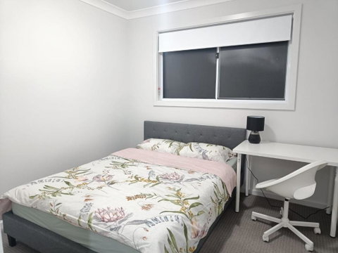 Peaceful Room In Modern And Spacious Baulkham Hills Home - BH2 - Darwin Tourism 0