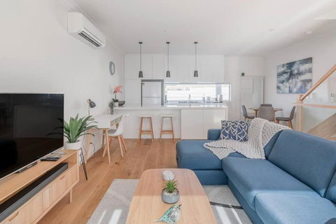 Perfect Port Melbourne Townhouse - Darwin Tourism 3