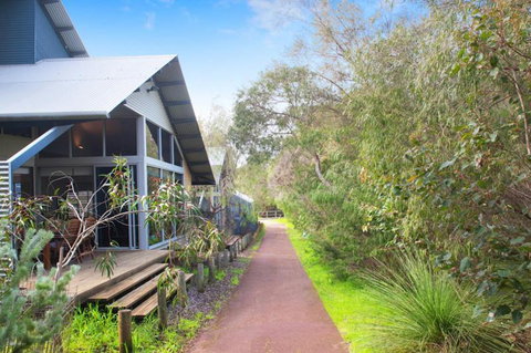 PEPPY TREE HOUSE - Darwin Tourism 1