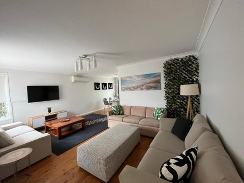 Perfectly Located House With A Big Backyard. - Darwin Tourism 1