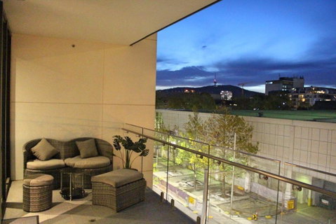Perfectly Located Modern Apartment - Canberra CBD - Darwin Tourism 0
