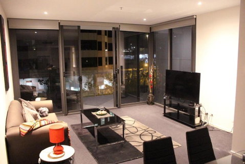 Perfectly Located Modern Apartment - Canberra CBD - Darwin Tourism 1