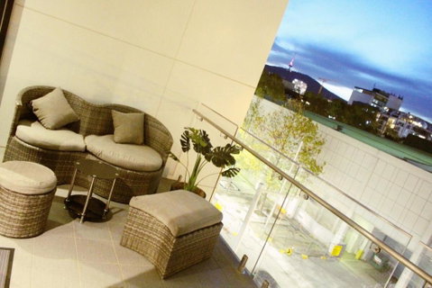 Perfectly Located Modern Apartment - Canberra CBD - Darwin Tourism 3